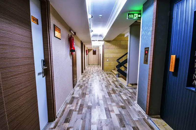 راهرو هتل مارینا واقع در شهر ارمیر